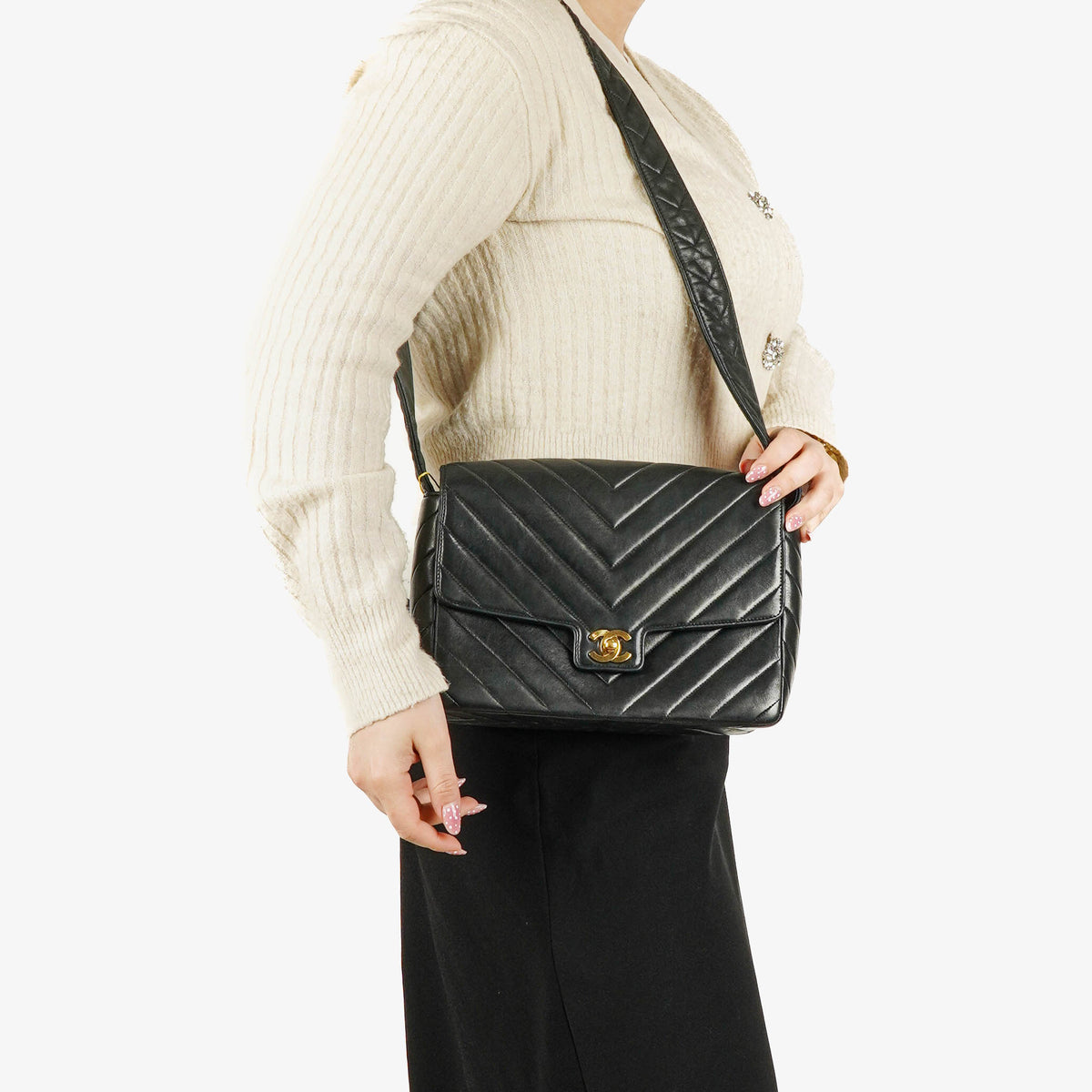Chanel Medium Flap Bag Black Chevron Lambskin 24K Gold-Plated Hardware
