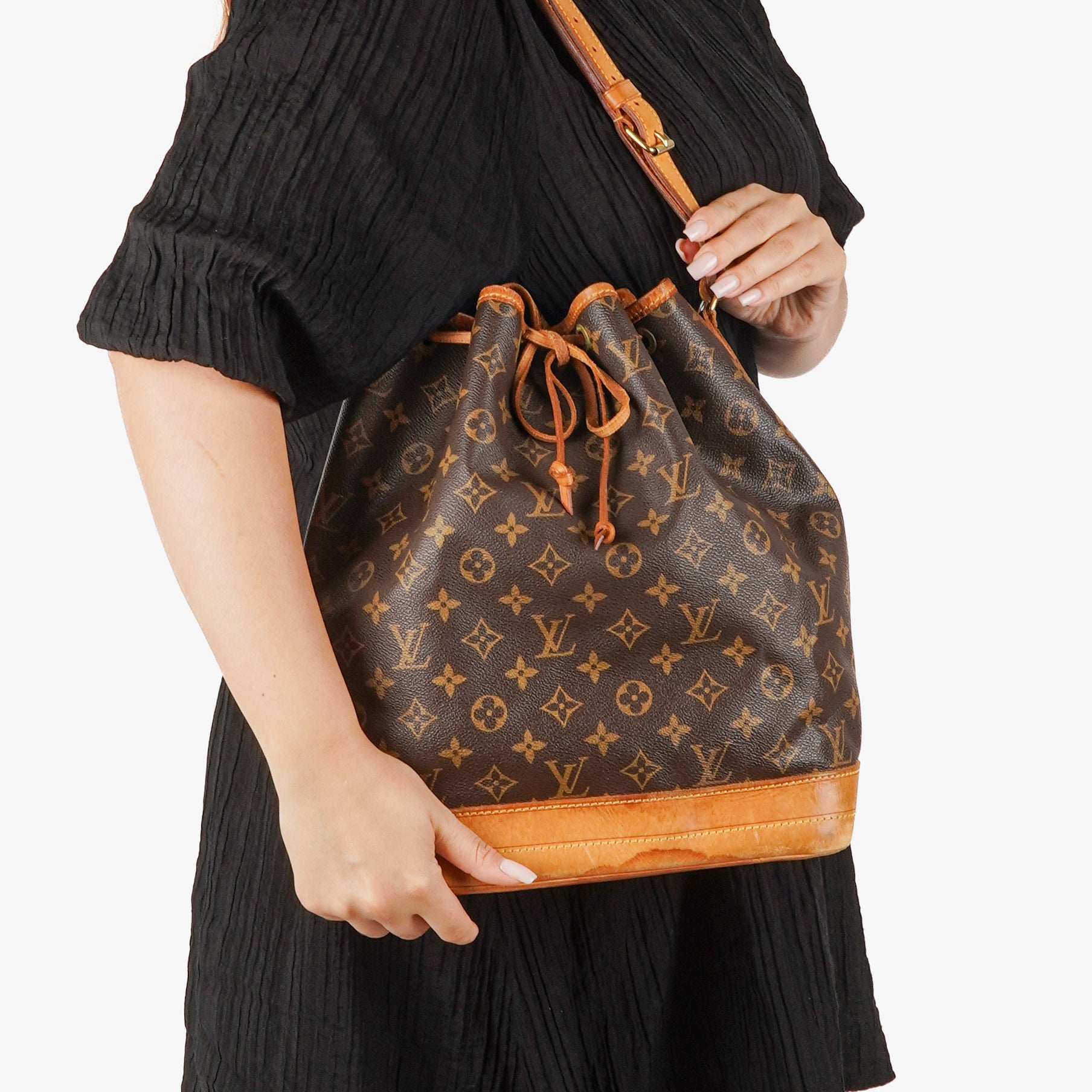 Louis Vuitton Noe Grande GM Monogram Canvas Shoulder Bag