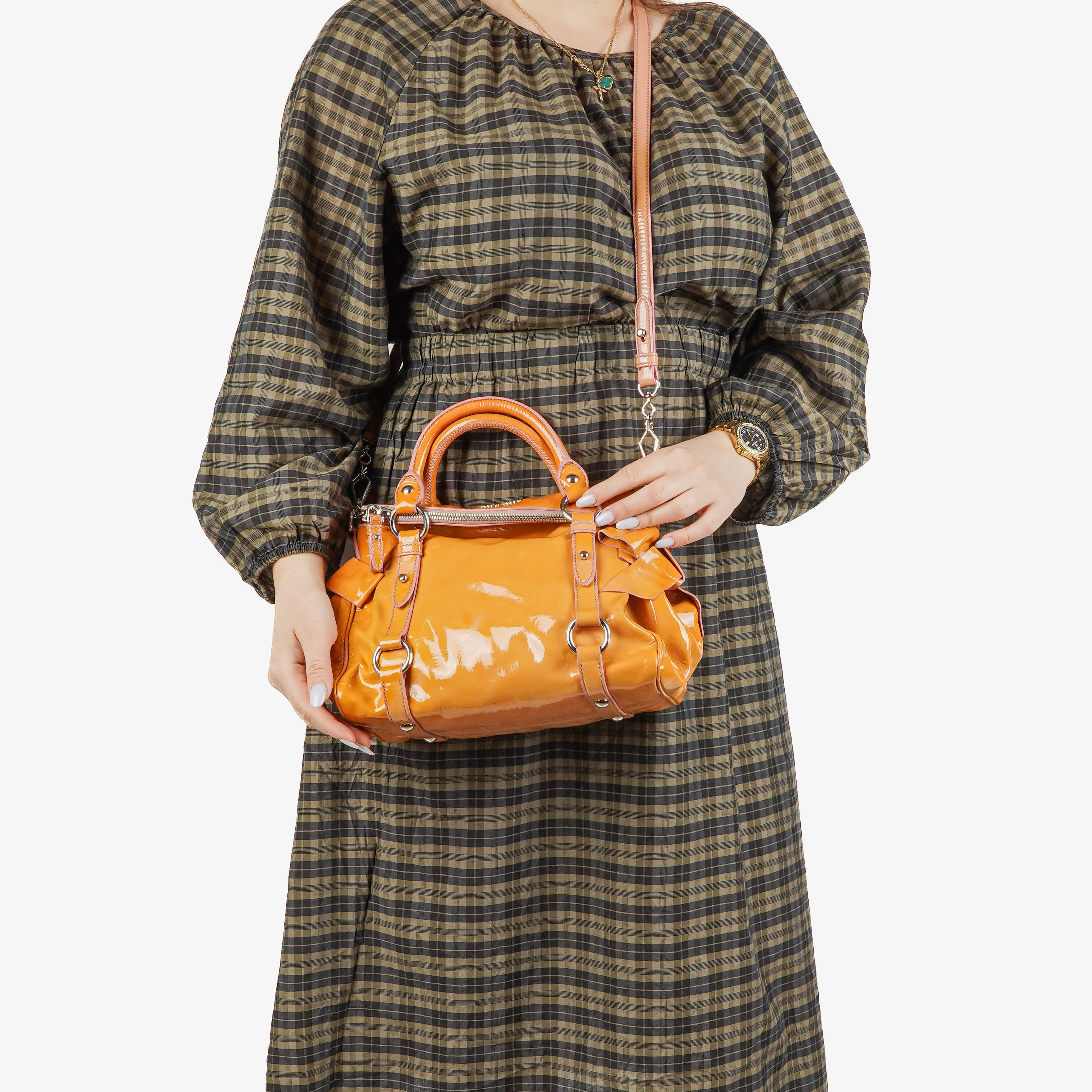Sac cartable en cuir verni avec nœud Miu Miu