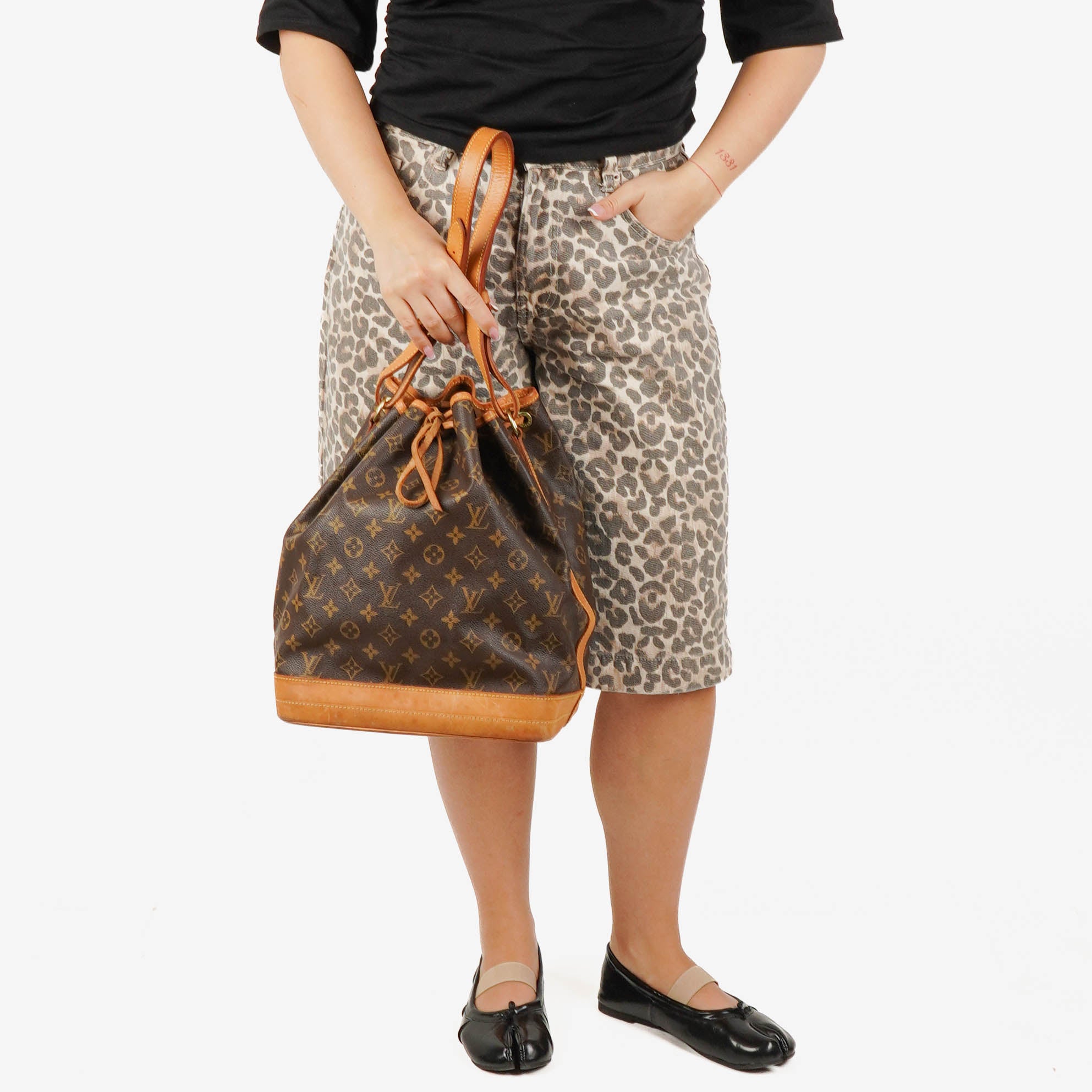 Louis Vuitton Noe GM Monogram Canvas Shoulder Bag