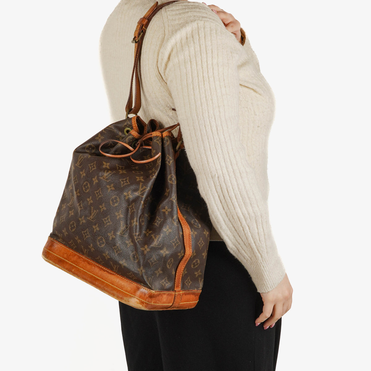 Louis Vuitton Noe Grande GM Monogram Canvas Shoulder Bag