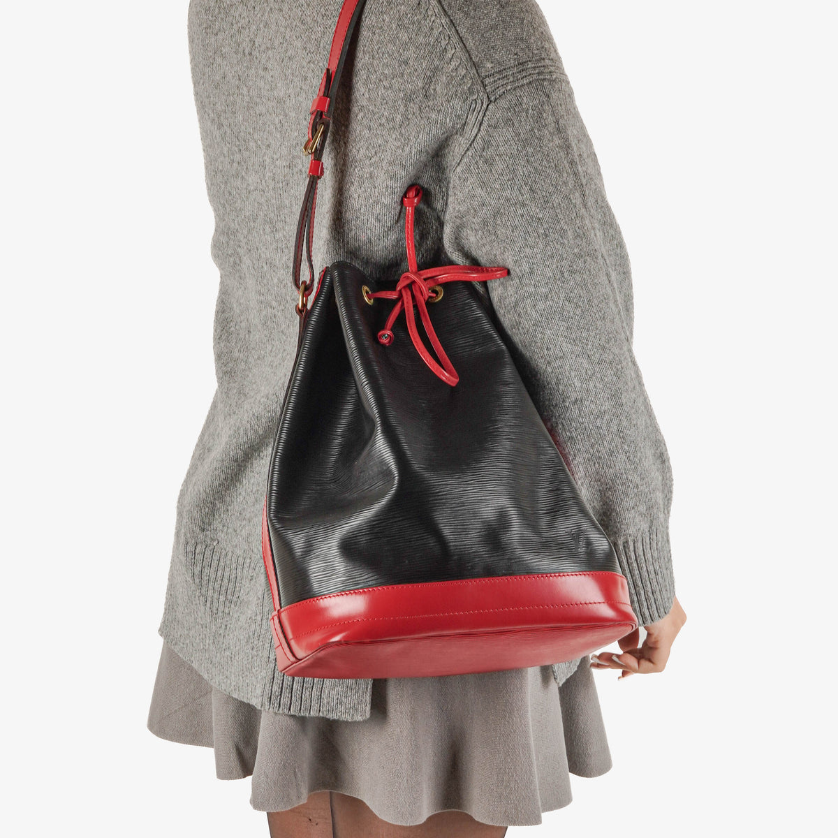 Louis Vuitton Noe GM Bi-Colour Black and Red EPI Leather Shoulder Bag
