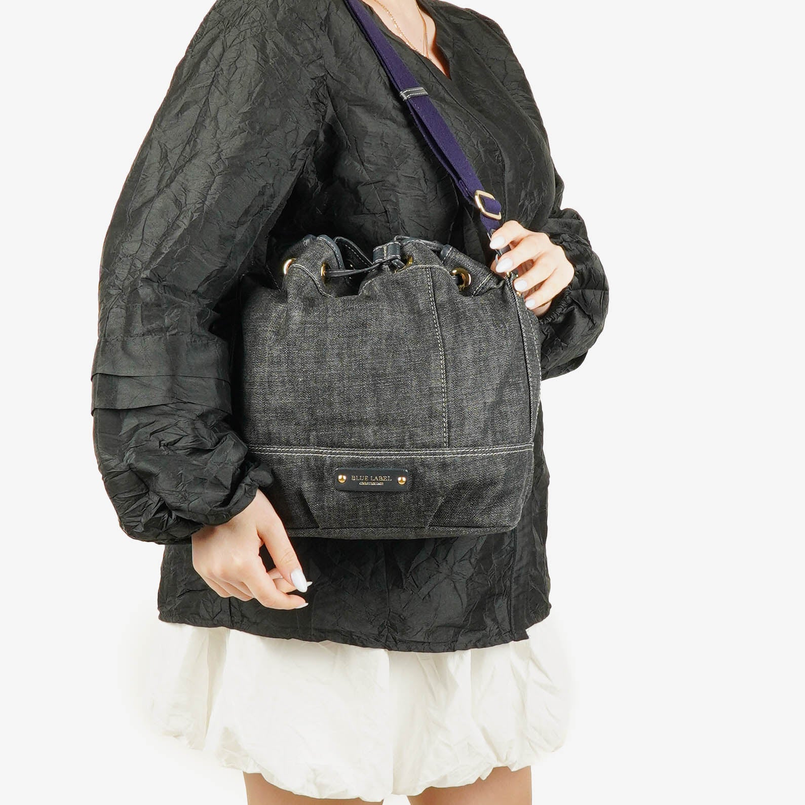Bolso tipo cubo de mezclilla Blue Label Crestbridge