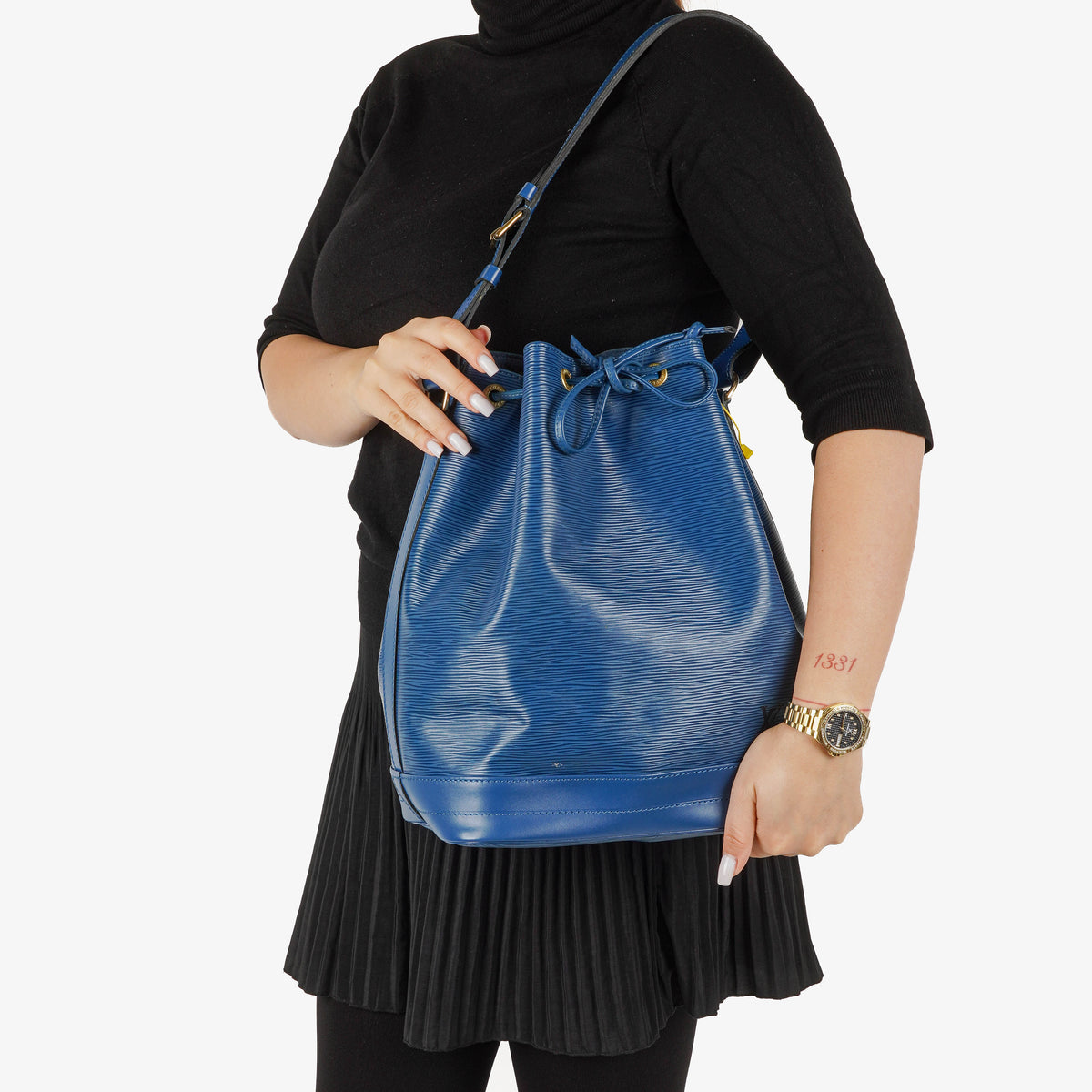 Louis Vuitton Noe Grande GM Blue EPI Leather Shoulder Bag