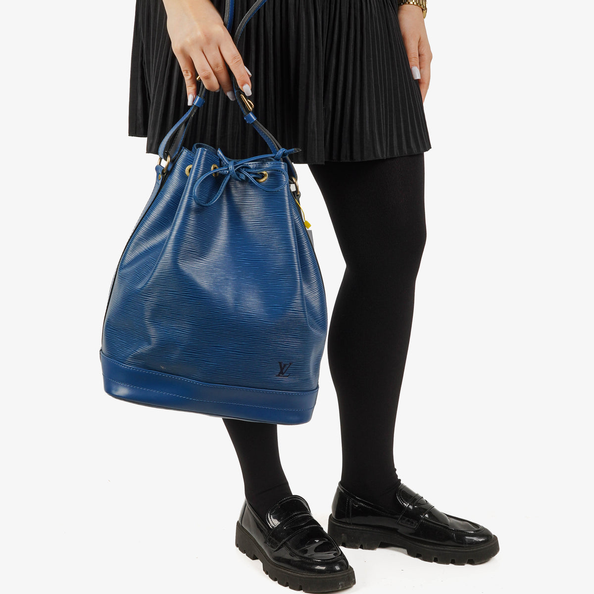 Louis Vuitton Noe Grande GM Blue EPI Leather Shoulder Bag