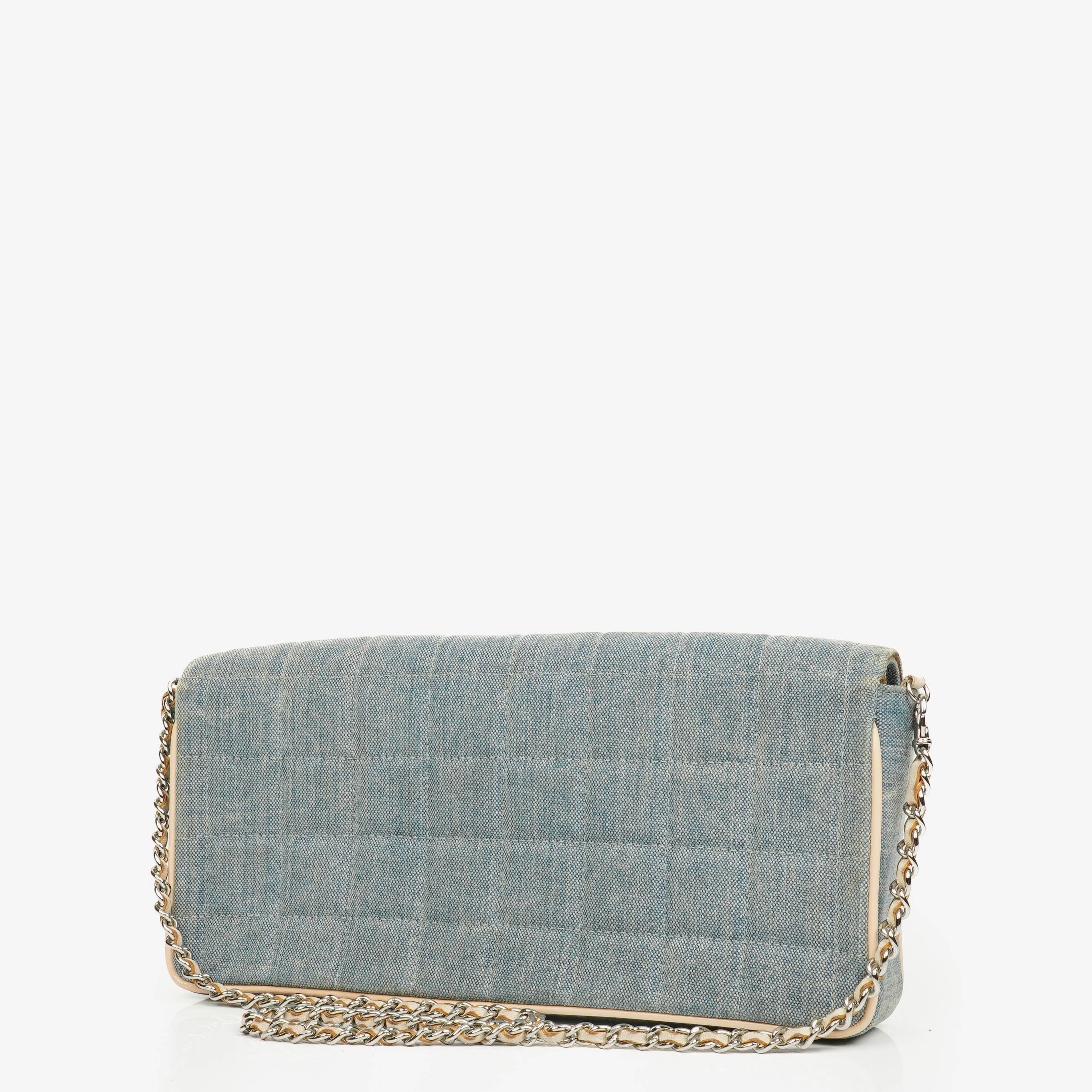 Chanel Blaue Denim East West Chocolate Bar Tasche