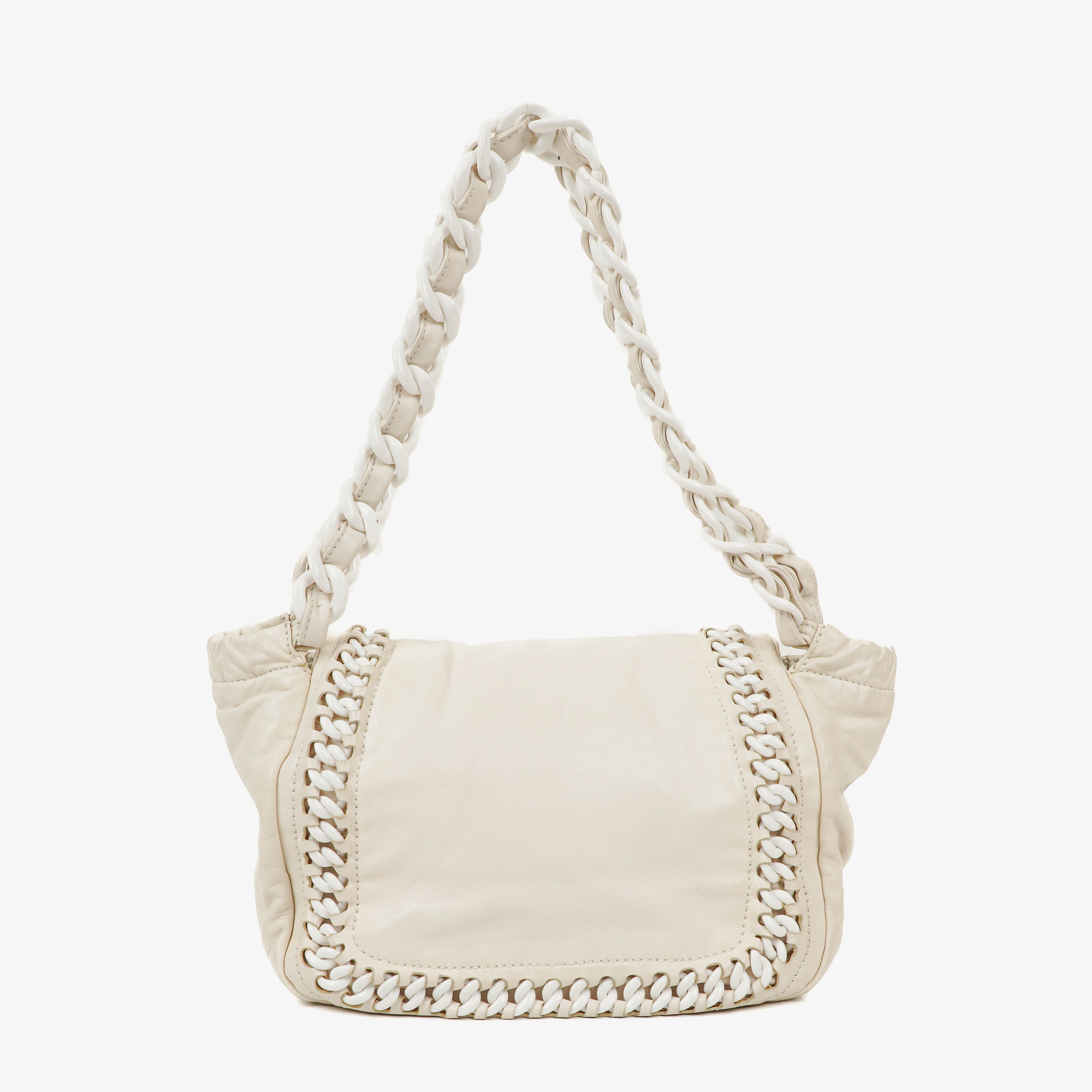 Chanel Knitterte Lack-Modern Weiße Kunststoffkette Umhängetasche