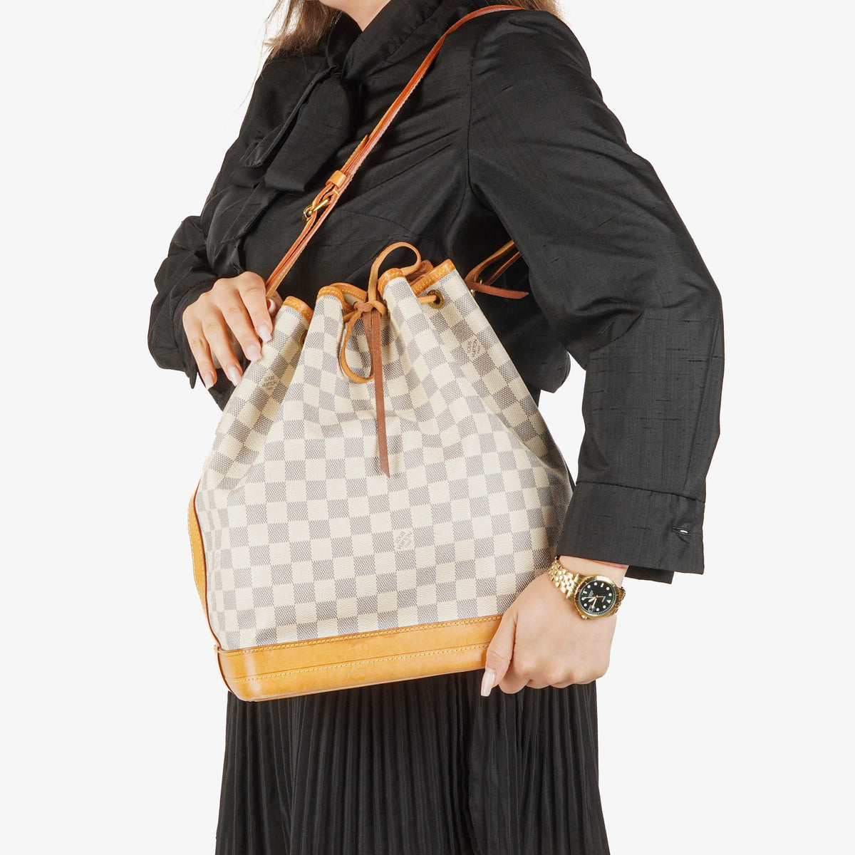 Louis Vuitton Noé Grande GM Damier Azur Canvas Shoulder Bag