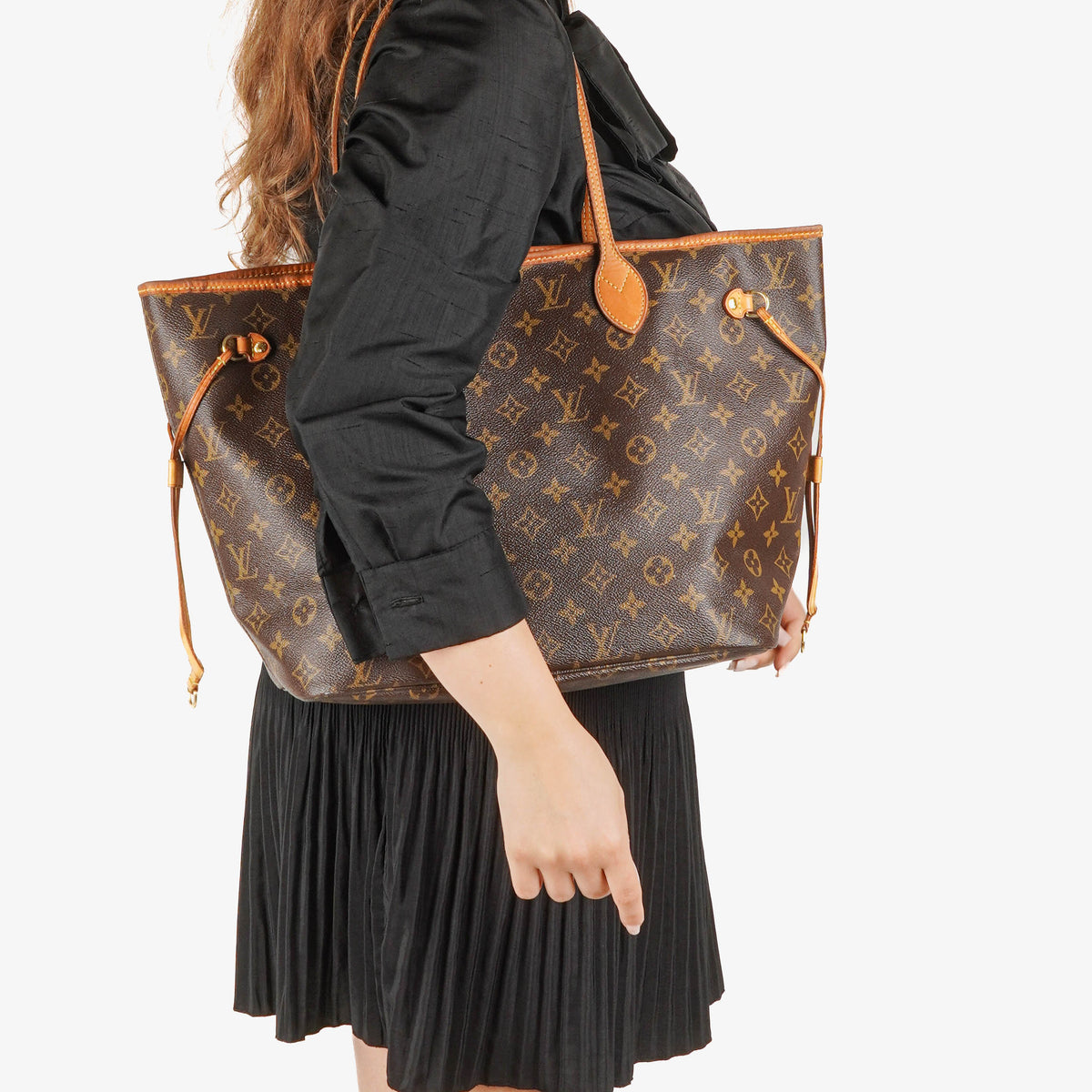 Louis Vuitton Neverfull MM Monogram Canvas Tote Bag