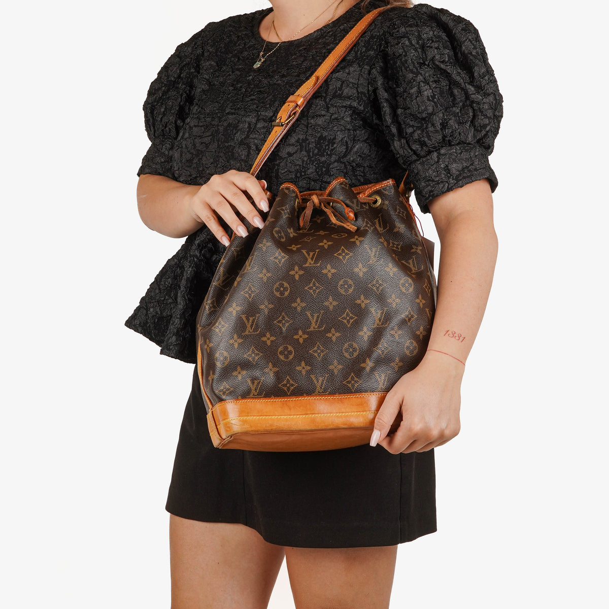 Louis Vuitton Noe Grande GM Monogram Canvas Shoulder Bag
