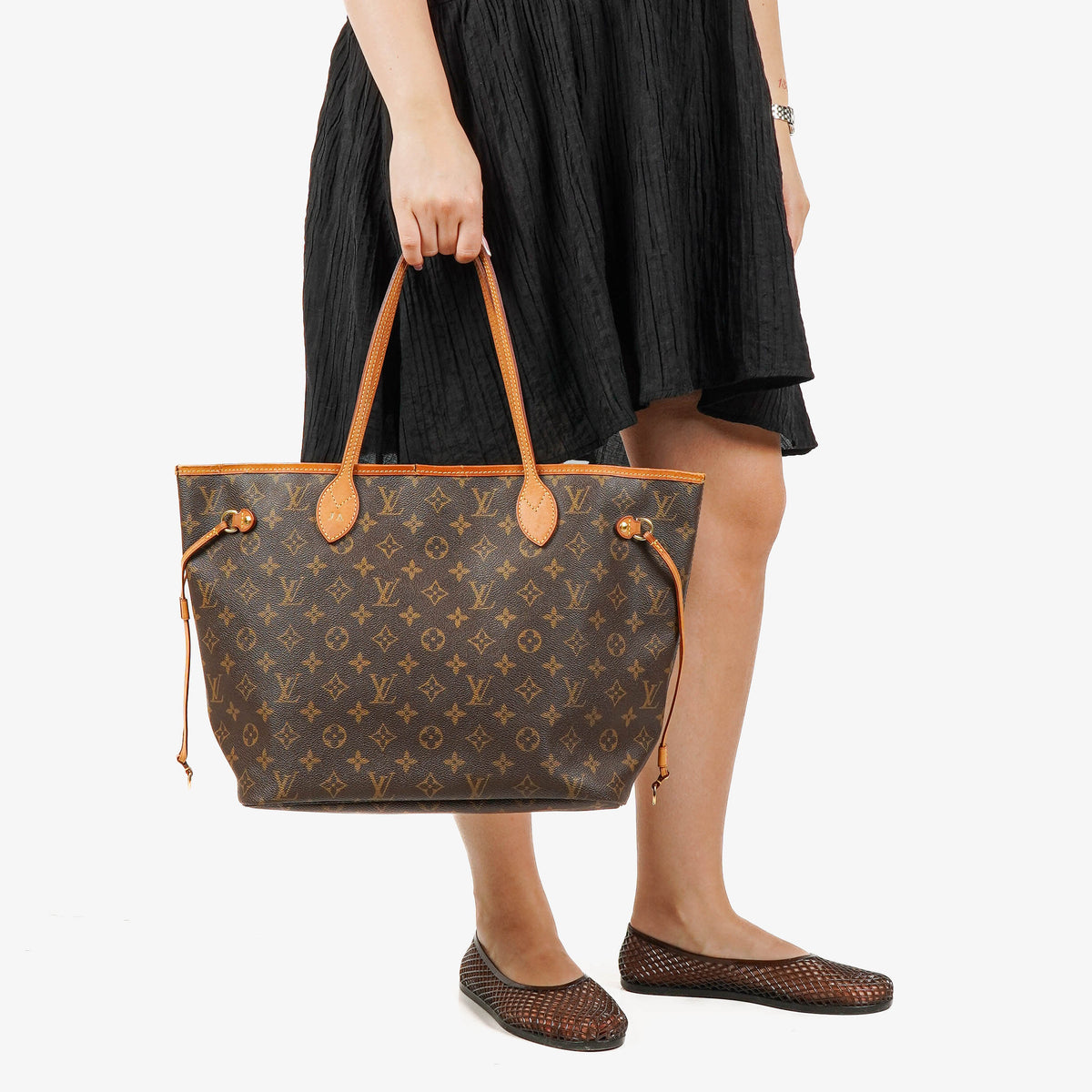 Louis Vuitton Neverfull MM Monogram Canvas Tote Bag