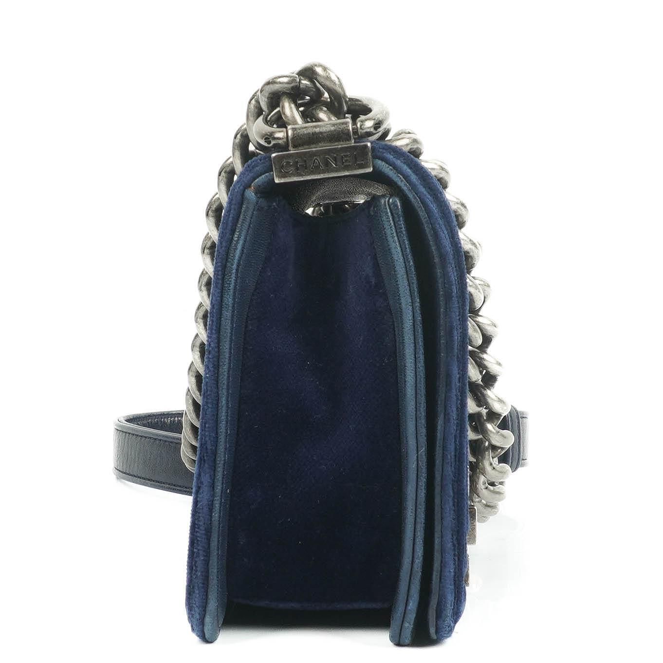 Chanel Kleine Boy Flap Tasche Blauer Samt Ruthenium Hardware