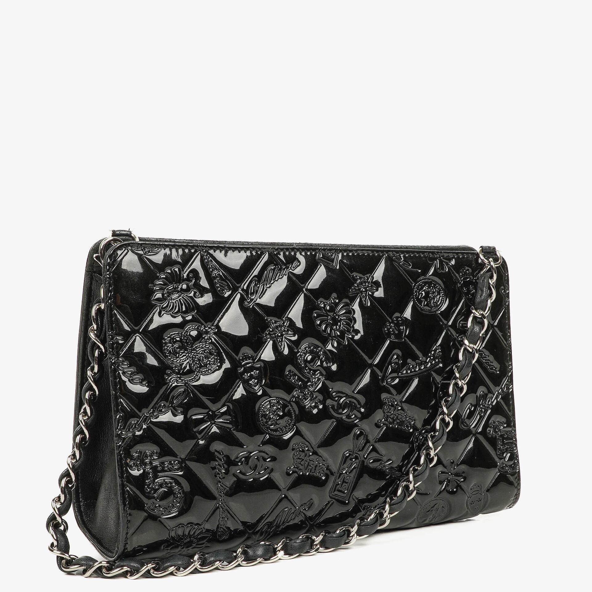 Chanel Lucky Charm Black Patent Leather Pochatte