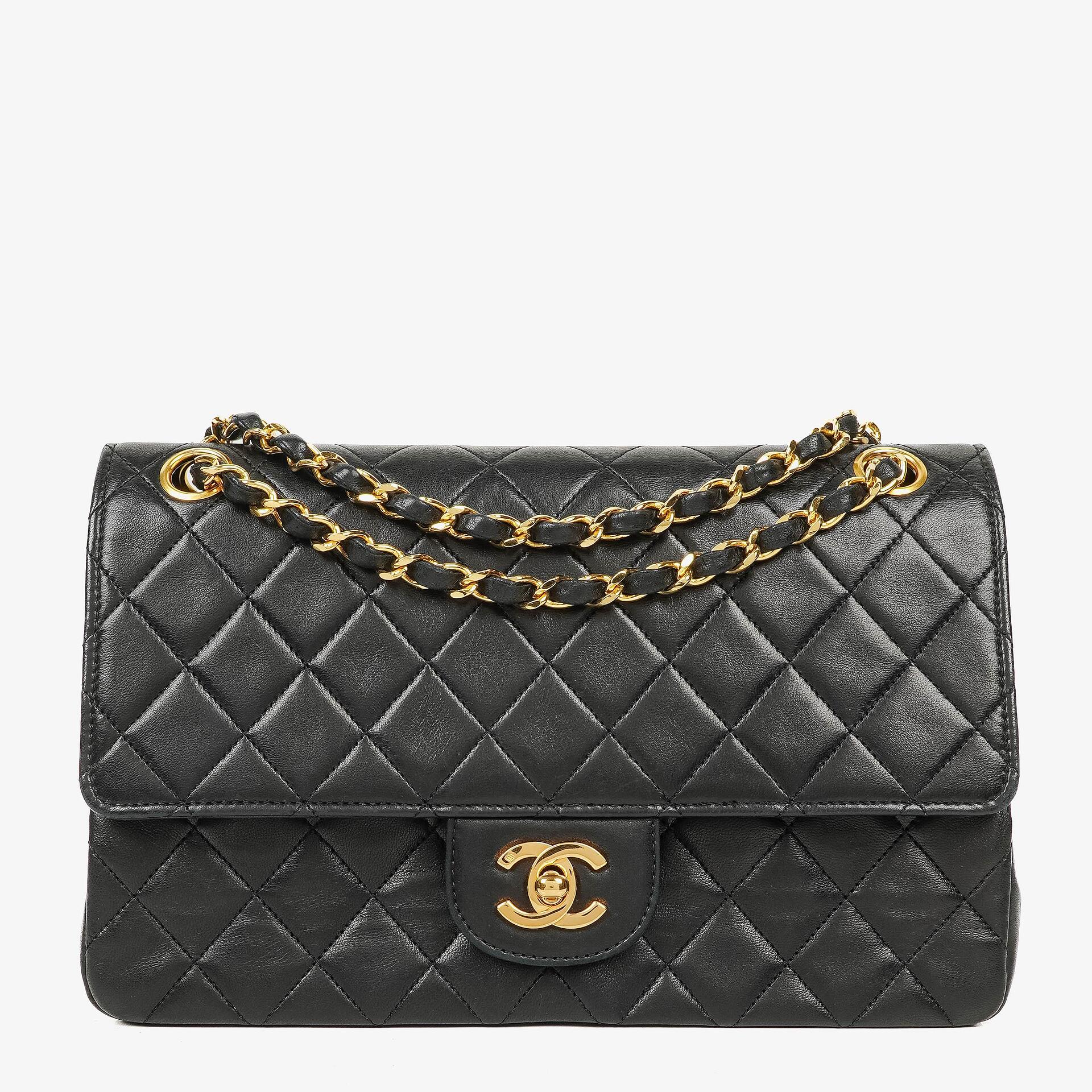 Chanel Medium Classic Vintage Double Flap Bag Black Quilted Lambskin 24K Gold-Plated Hardware