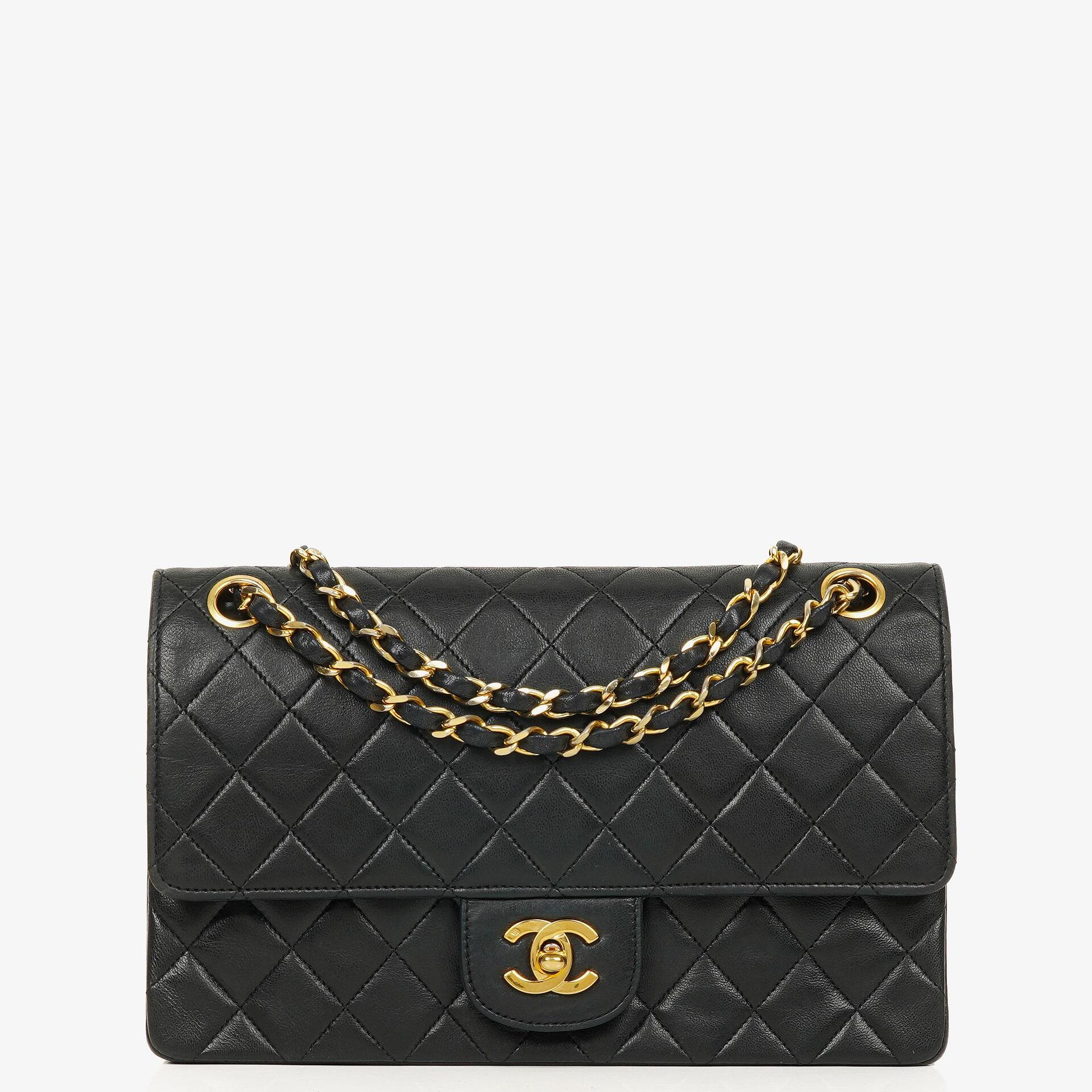 Chanel Medium Classic Vintage Double Flap Bag Black Quilted Lambskin 24K Gold-Plated Hardware