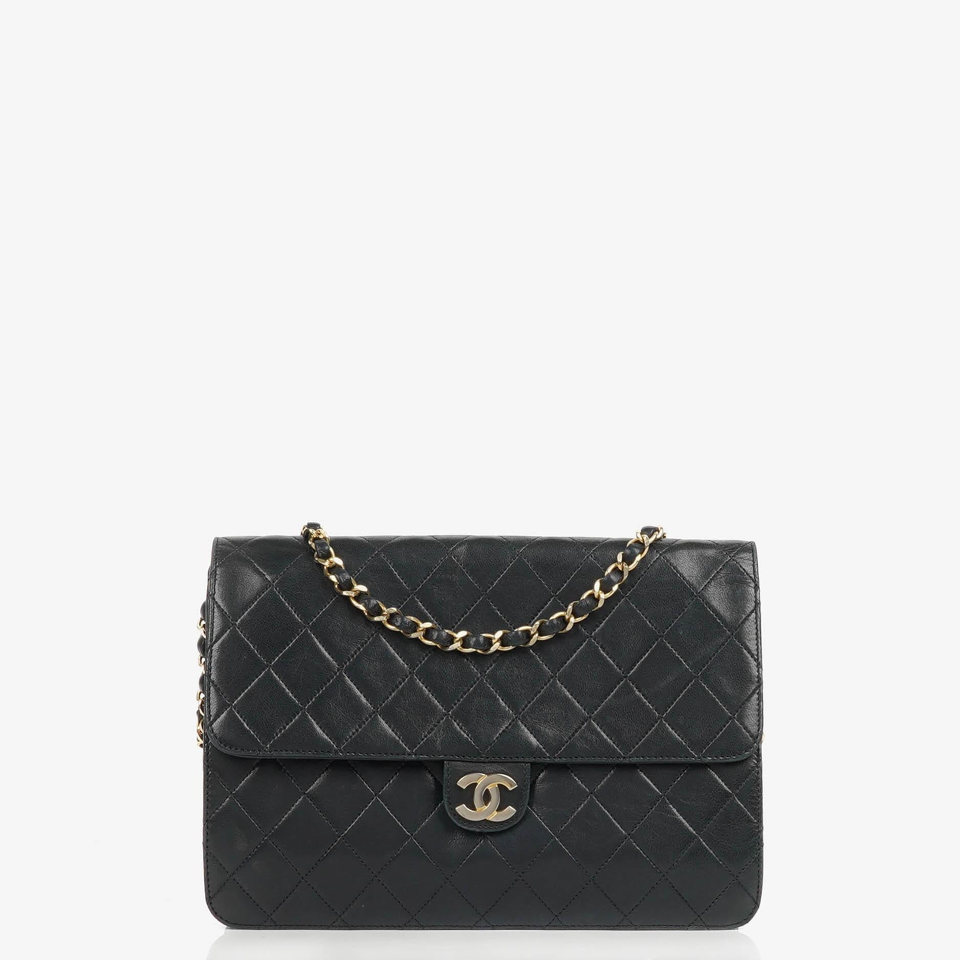 Chanel Vintage Medium Classic Single Flap Bag Navy Quilted Lambskin With Gold-Tone Hardware