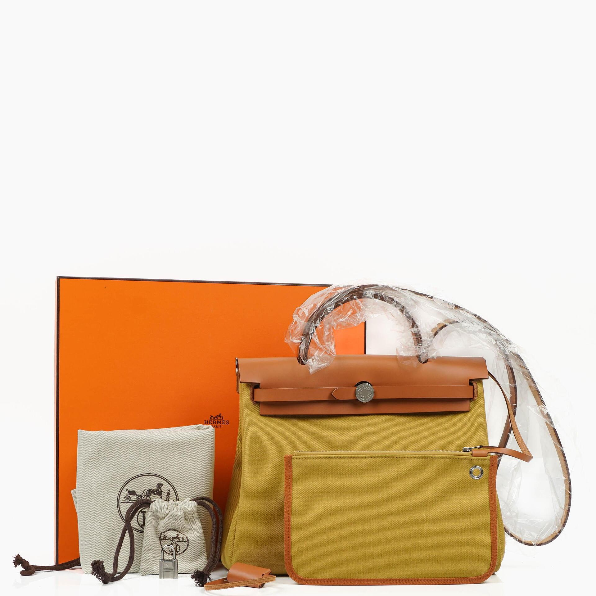 Hermes Herbag 31 Zip Retourne PM Vache Hunter Military Toile Ginger Naturel