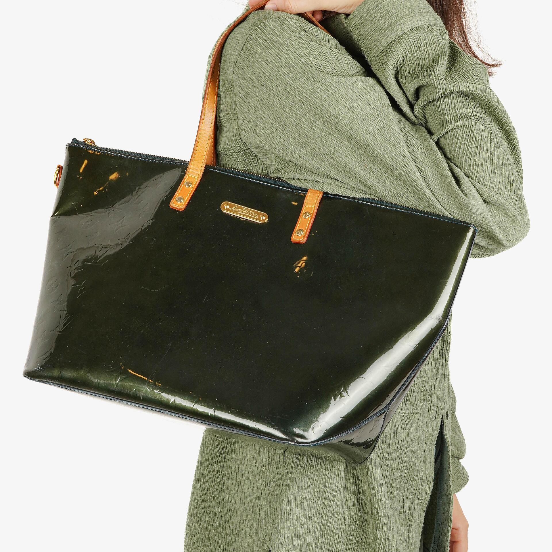 Louis Vuitton Bellevue Monogram Vernis Handbag