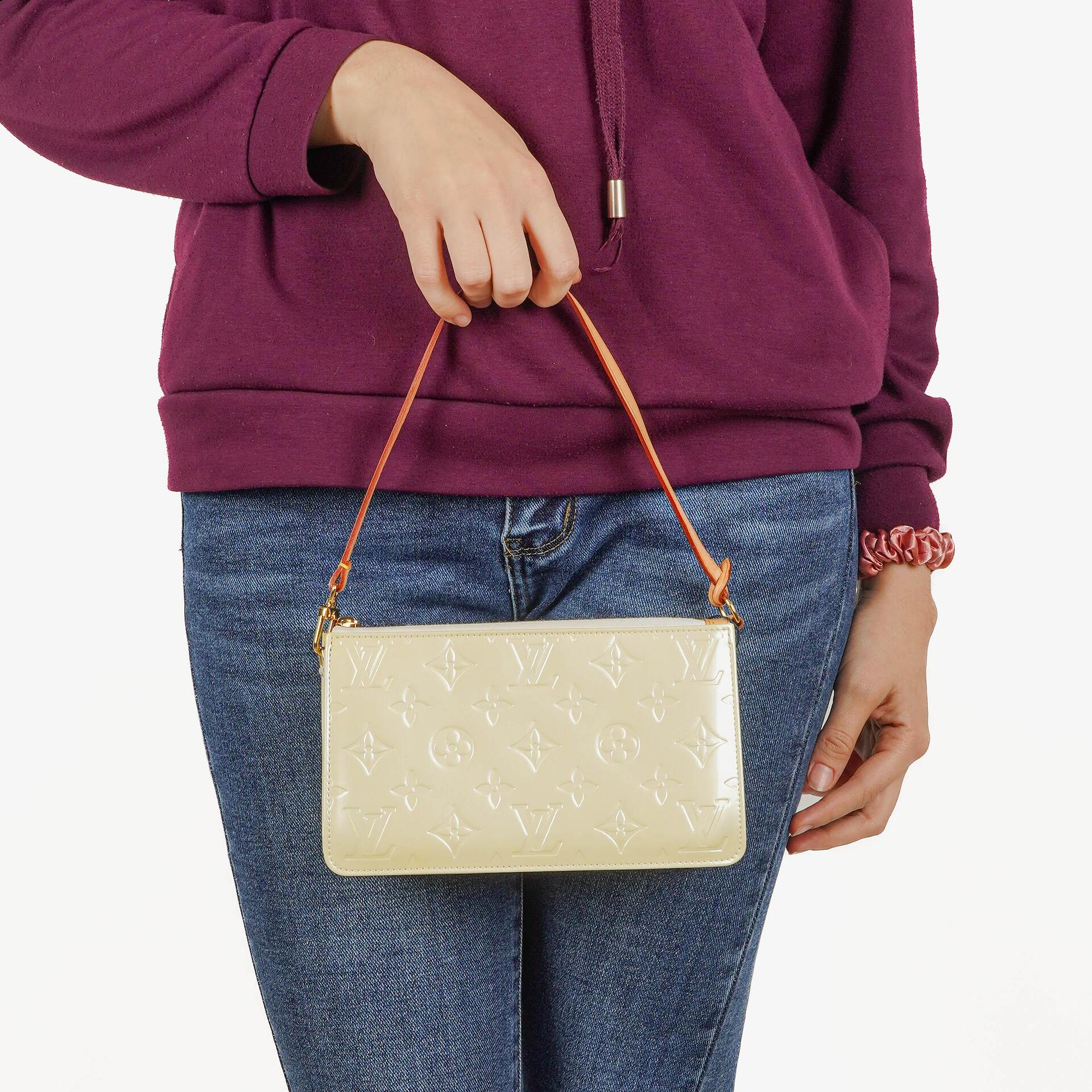 Louis Vuitton Lexington Perle Monogram Vernis Clutch Handbag
