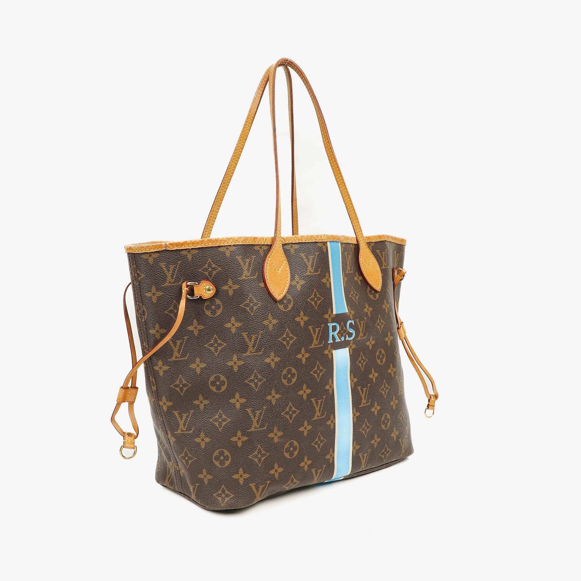 Louis Vuitton Neverfull MM Tote Bag in Monogram Canvas