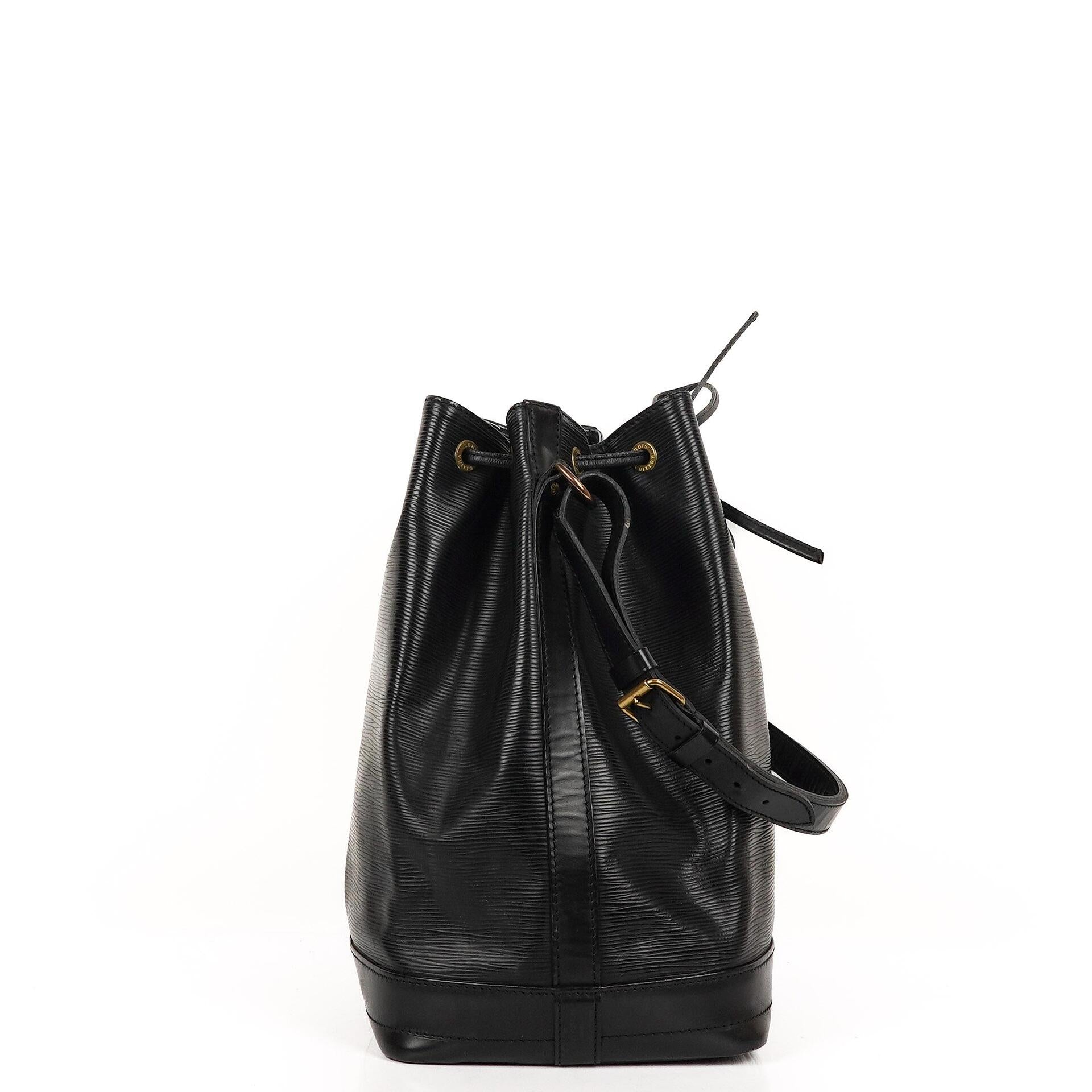 Louis Vuitton Noe Grande GM Black EPI Leather Shoulder Bag