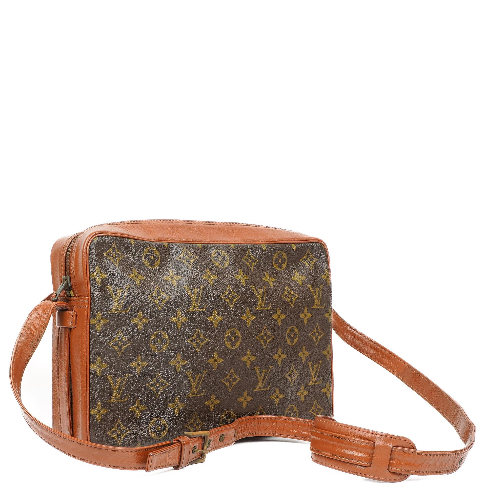 Louis Vuitton Sac Bandouliere 30 Crossbody Bag, 1983