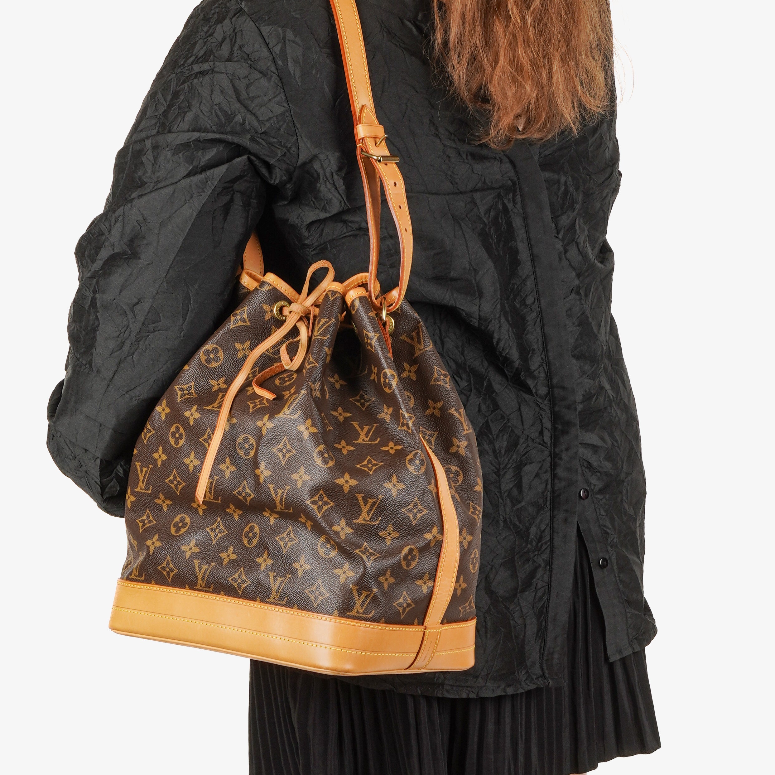 Louis Vuitton Noe Grande GM Monogram Canvas Shoulder Bag