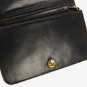 Sac à rabat complet classique Chanel en agneau noir matelassé avec ferrures plaquées or 24 carats