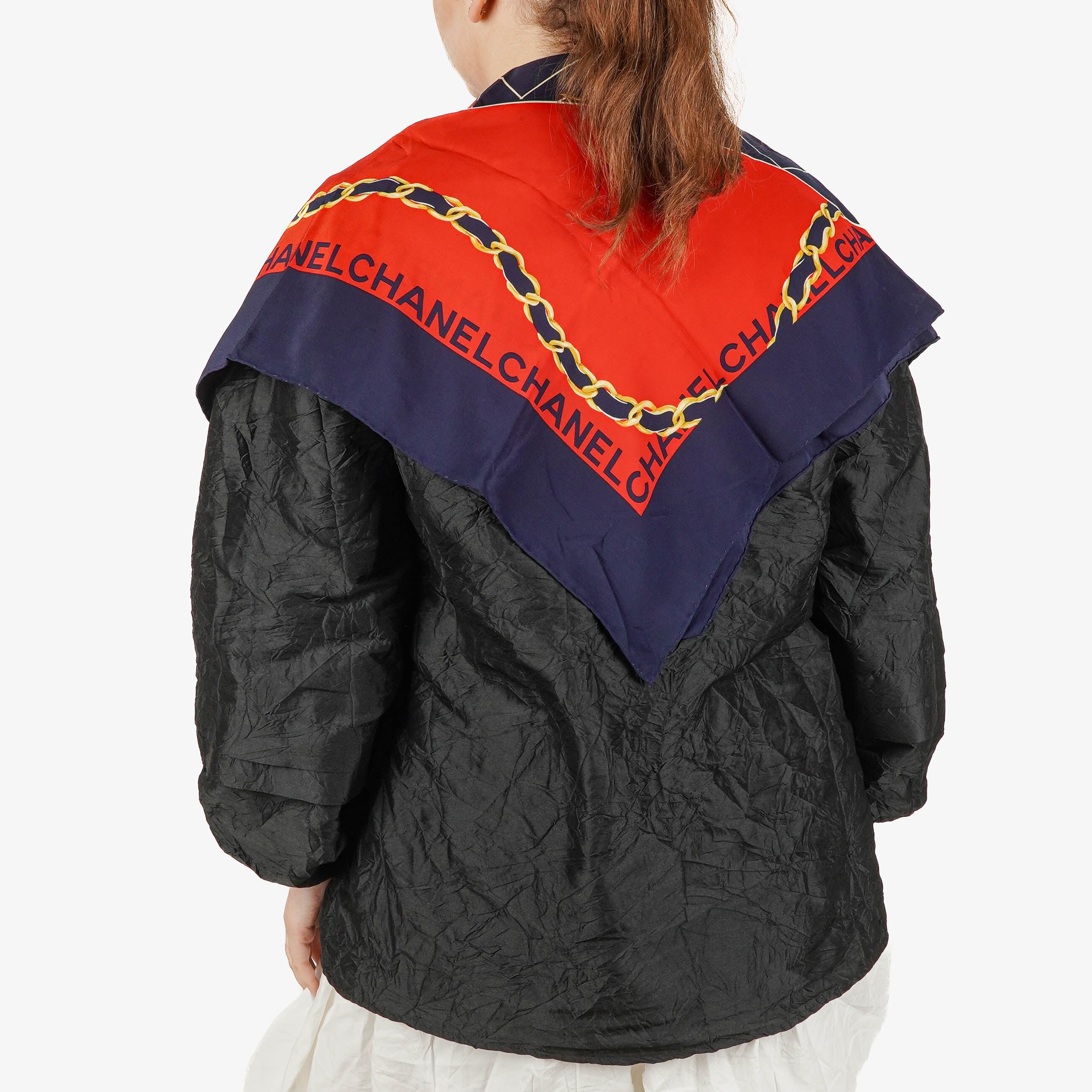 Foulard motif chaîne de sac Chanel en rouge et marine&nbsp;