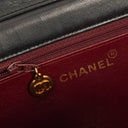 Chanel Liten Classic Enkel Flikväska Svart Quiltad Lammnappa med 24K Guldpläterad Metall