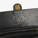 Chanel Liten Classic Enkel Flikväska Svart Quiltad Lammnappa med 24K Guldpläterad Metall