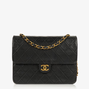 Chanel Liten Classic Enkel Flikväska Svart Quiltad Lammnappa med 24K Guldpläterad Metall