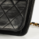 Chanel Liten Classic Enkel Flikväska Svart Quiltad Lammnappa med 24K Guldpläterad Metall