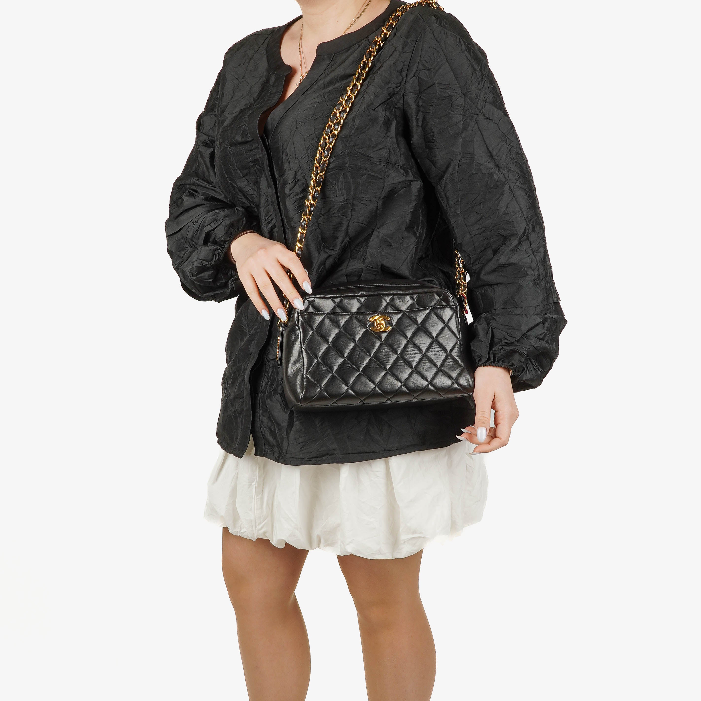 Chanel Vintage Fronttasche Kamera-Tasche Schwarz Steppleder mit 24K vergoldeter Hardware