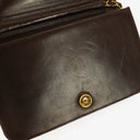 Sac à rabat complet classique Chanel en agneau matelassé marron avec ferrures plaquées or 24 carats