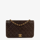 Sac à rabat complet classique Chanel en agneau matelassé marron avec ferrures plaquées or 24 carats