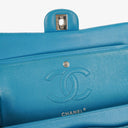 Sac double rabat moyen classique Chanel en cuir verni matelassé bleu avec ferrures argentées