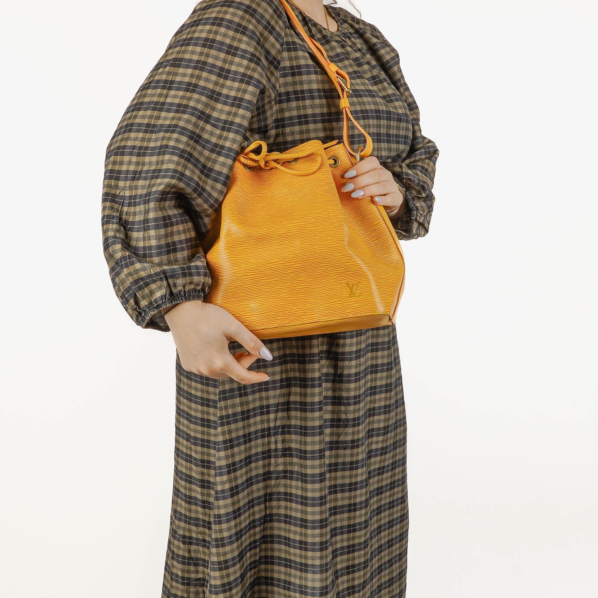 Louis Vuitton Petit Noe Gelbe EPI Leder Schultertasche
