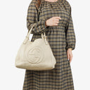 Sac fourre-tout en cuir neutre Gucci Soho