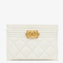 Chanel Boy Vit Kaviar Quiltad Kortfodral