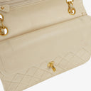 Sac Double Rabat Classique Moyen Vintage Chanel en Agneau Matelassé avec Ferrures Plaquées Or 24K
