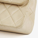 Sac Double Rabat Classique Moyen Vintage Chanel en Agneau Matelassé avec Ferrures Plaquées Or 24K