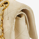 Sac Double Rabat Classique Moyen Vintage Chanel en Agneau Matelassé avec Ferrures Plaquées Or 24K