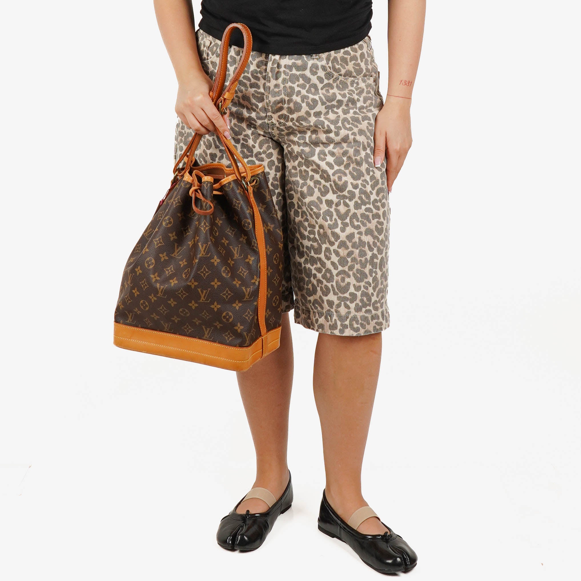 Louis Vuitton Noe GM Monogram Canvas Shoulder Bag