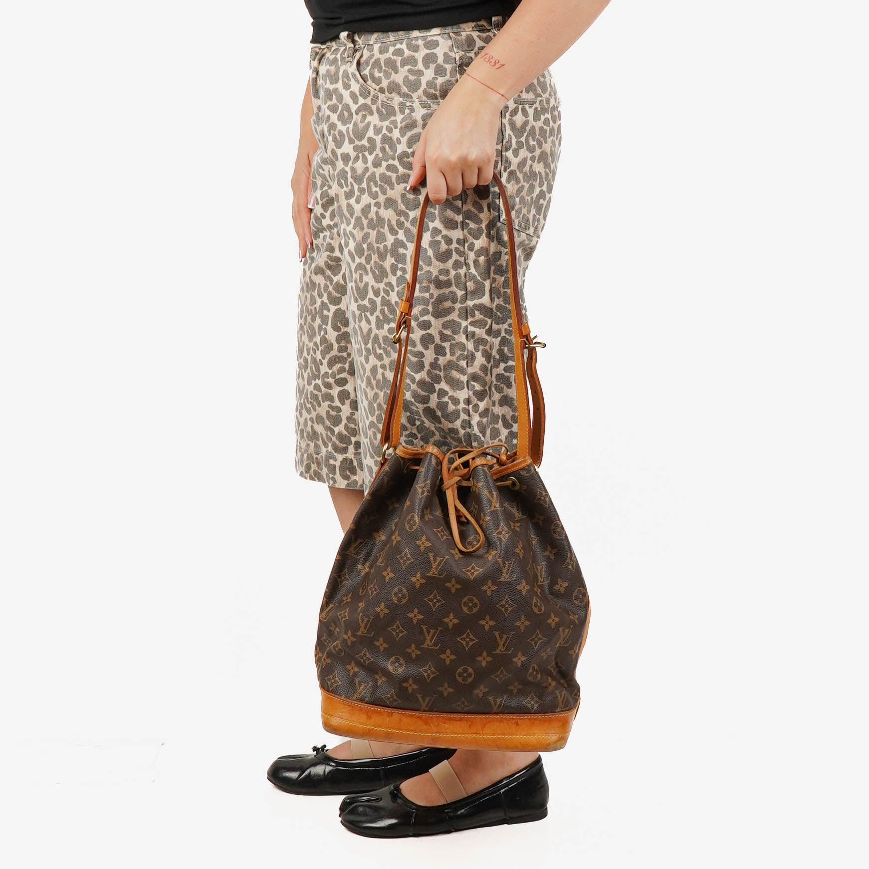 Louis Vuitton Noe GM Monogram Canvas Shoulder Bag