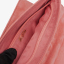 Sac à rabat Mademoiselle Chanel en daim rose chocolat