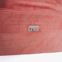Sac à rabat Mademoiselle Chanel en daim rose chocolat