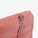 Sac à rabat Mademoiselle Chanel en daim rose chocolat