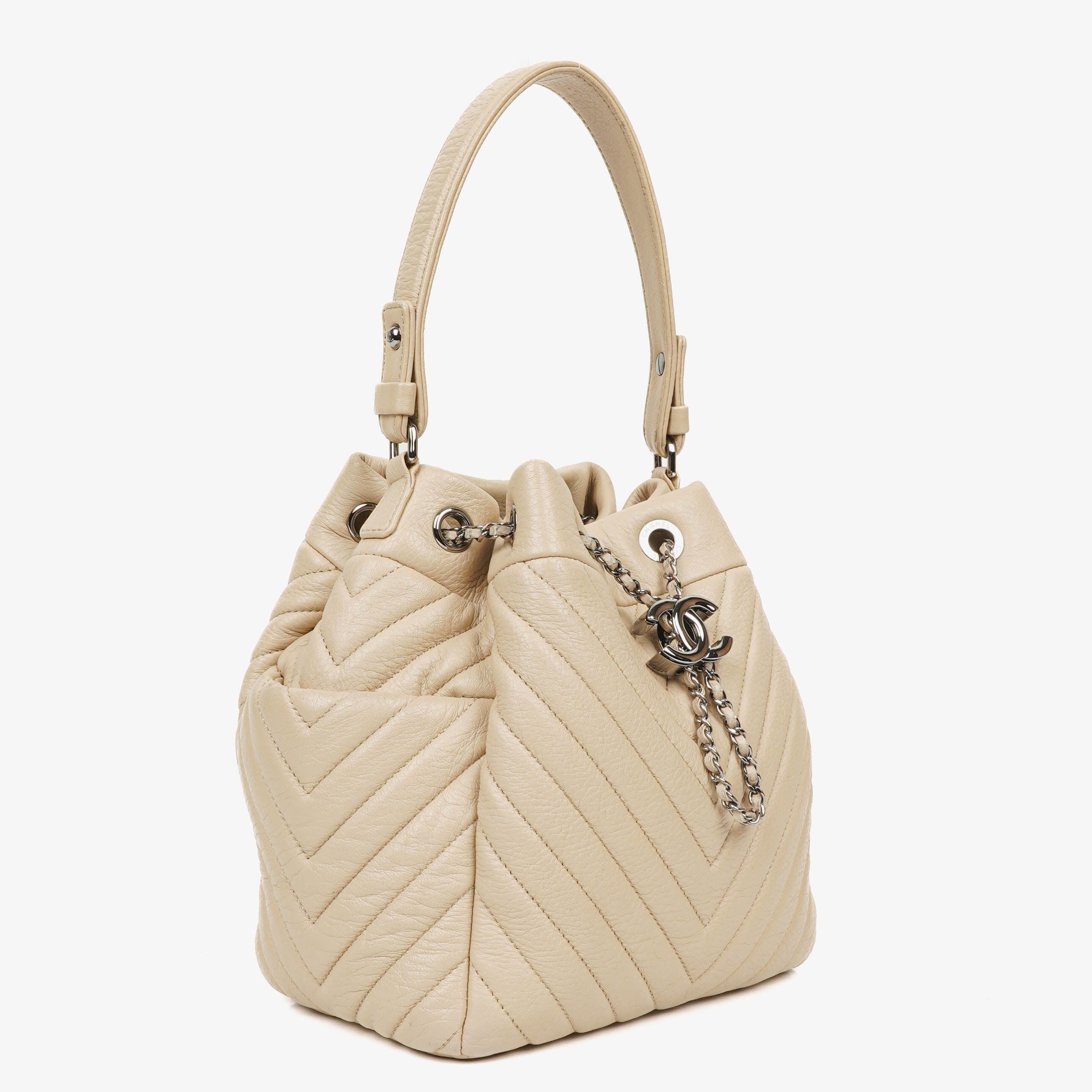 Chanel CC Ketten-Bucket Kleine Beige Hirschleder Chevron Tasche