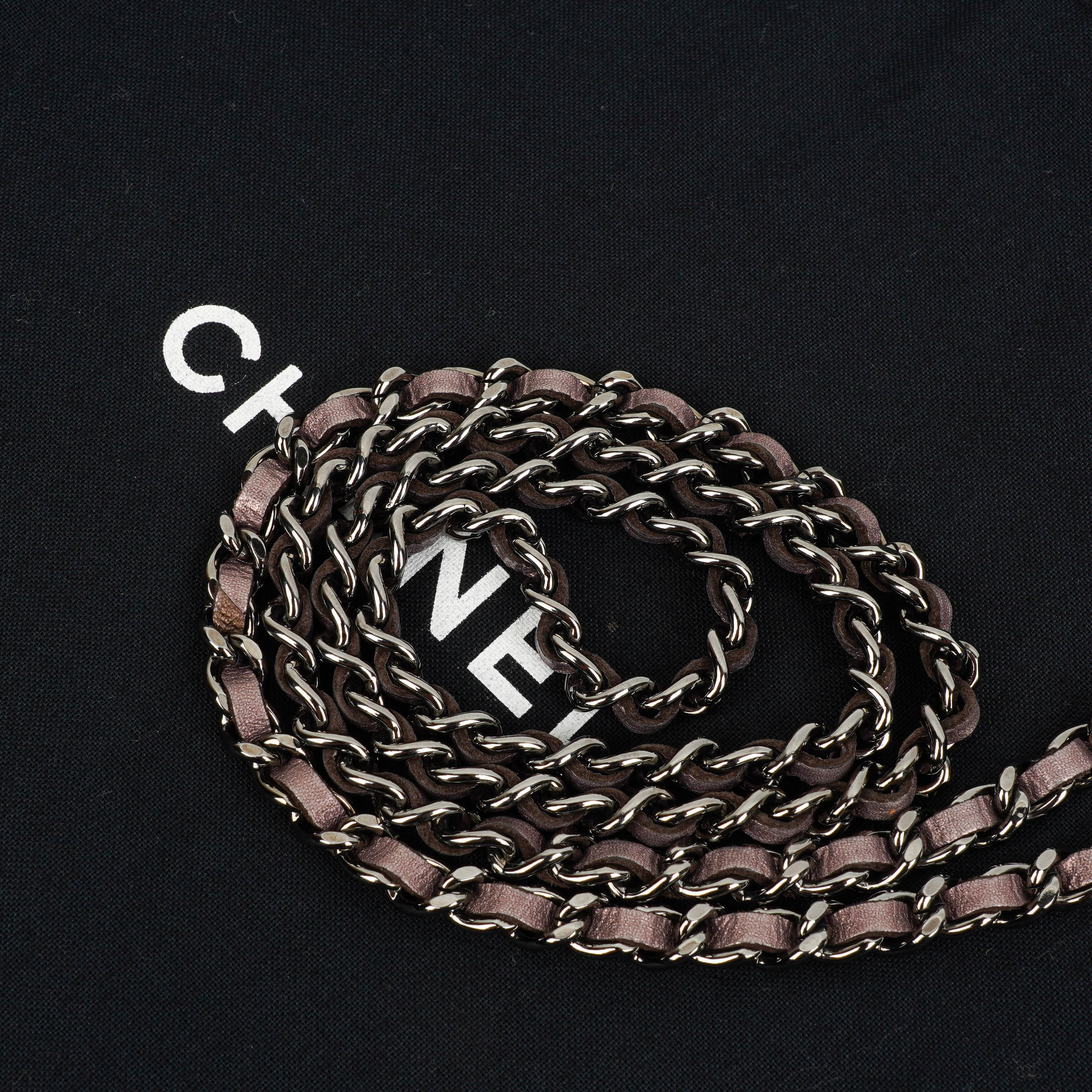 Chanel 2.55 Reissue Plånbok på Kedja WOC i Lila Quilted Åldrad Metallisk Kalvskinn